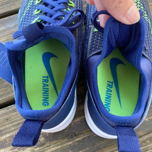 Nike Air Zoom Strong Womens Sneaker 6 - Picture 12 of 13